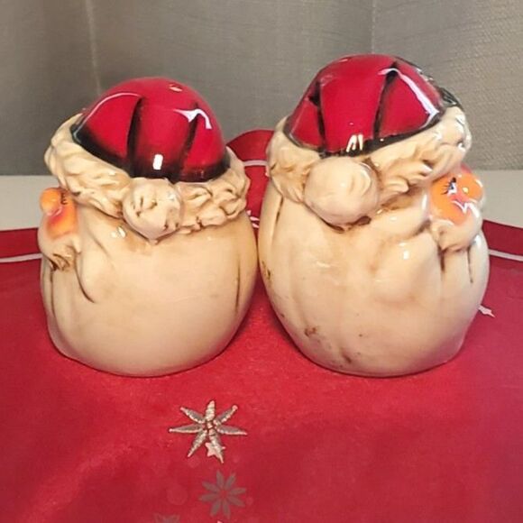 Old World Santa Claus Salt and Pepper Shakers Kitschy Face ~Vintage~ - Picture 3 of 5